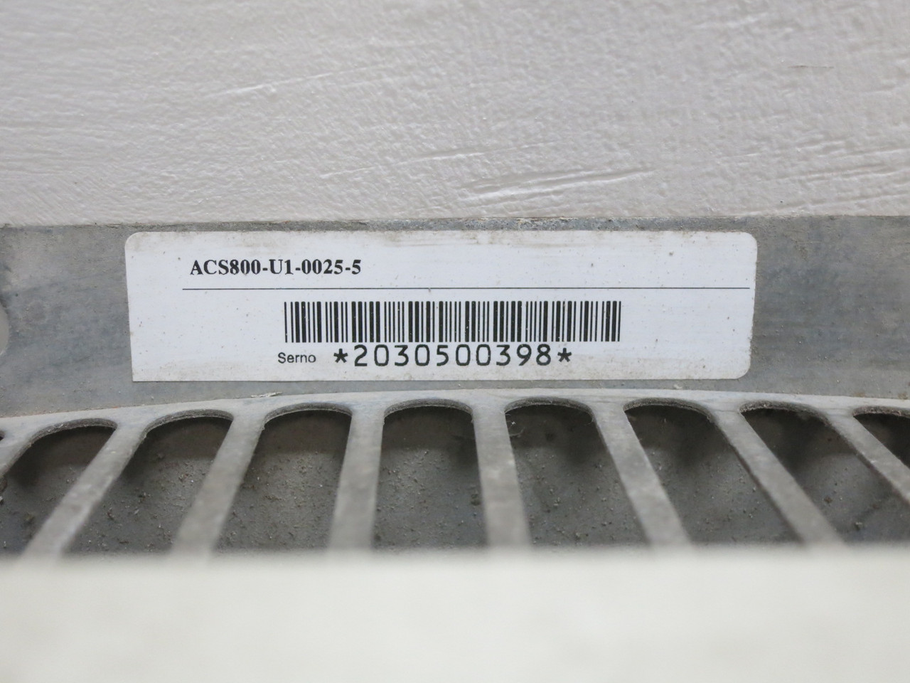 ABB ACS800-U1-0025-5 25 HP AC VS Drive ACS-800 480V VFD 380-500V